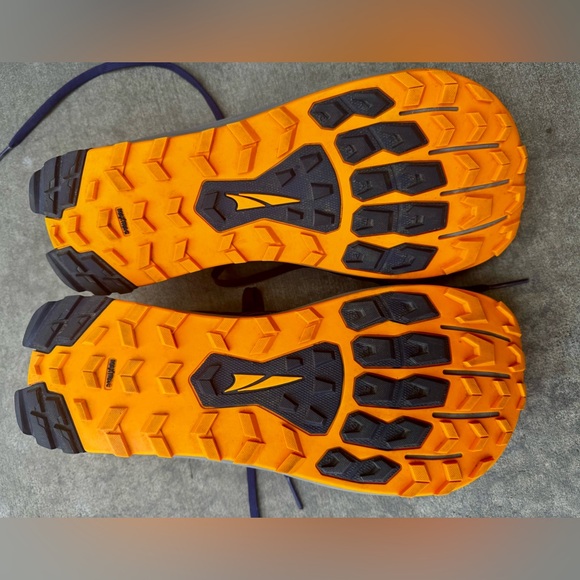 Altra Lone Peak 9 size 10 - Picture 4 of 10